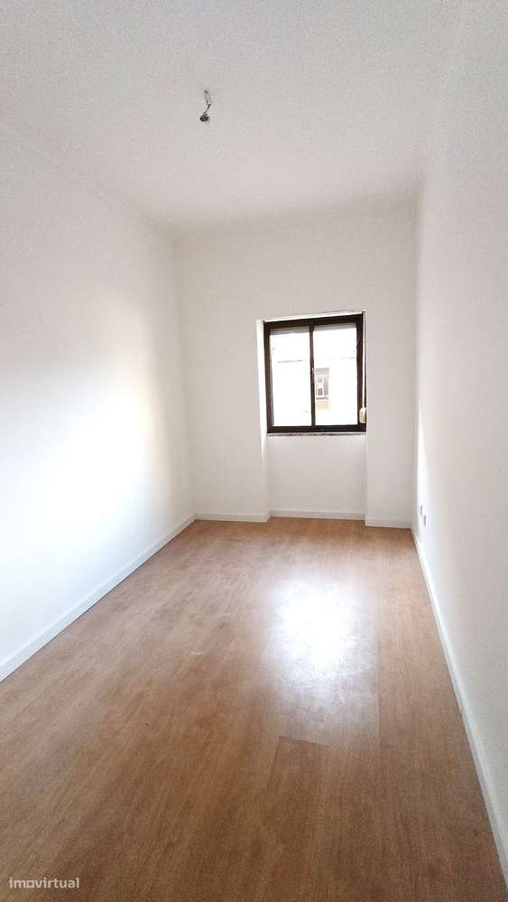 3 Assoalhadas | 3 frentes, boa localização-10