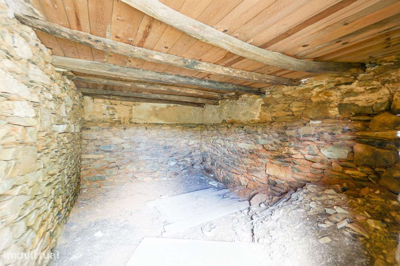 Moradia - Alvares - Grande imagem: 5/18