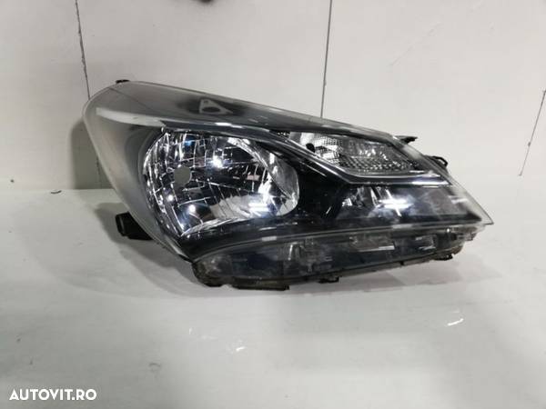 Far dreapta Toyota Yaris An 2014 2015 2016 2017 - 1