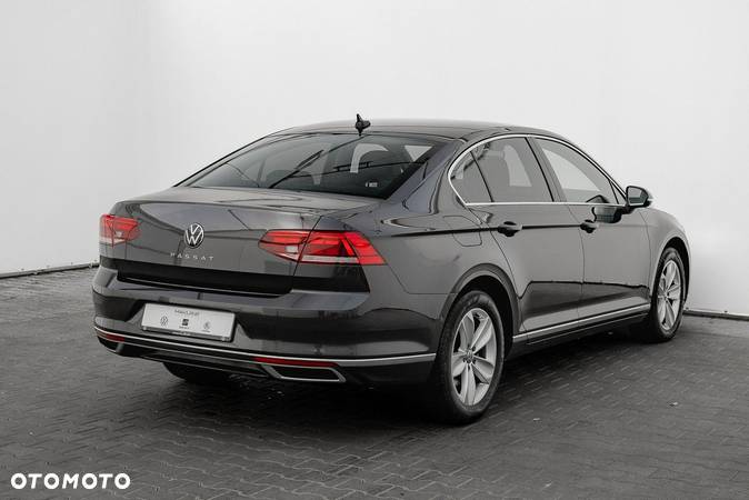 Volkswagen Passat 2.0 TDI Elegance DSG - 4