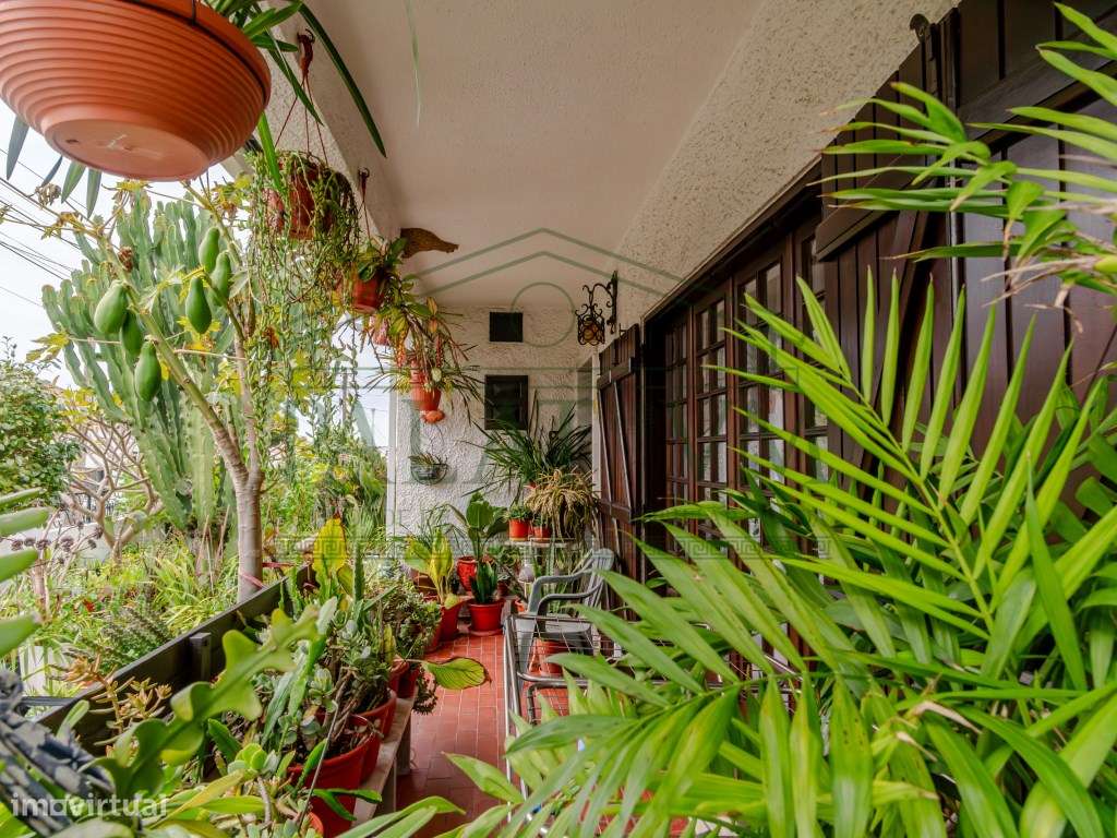 Moradia T5 centro da Charneca da Caparica-33