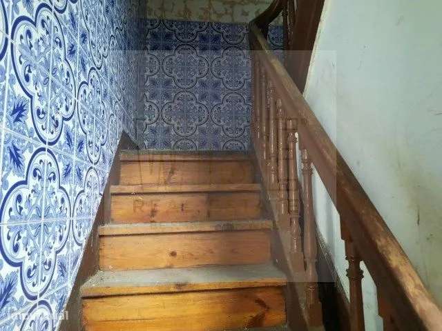 Edifício para recuperar na alta de Coimbra!-5