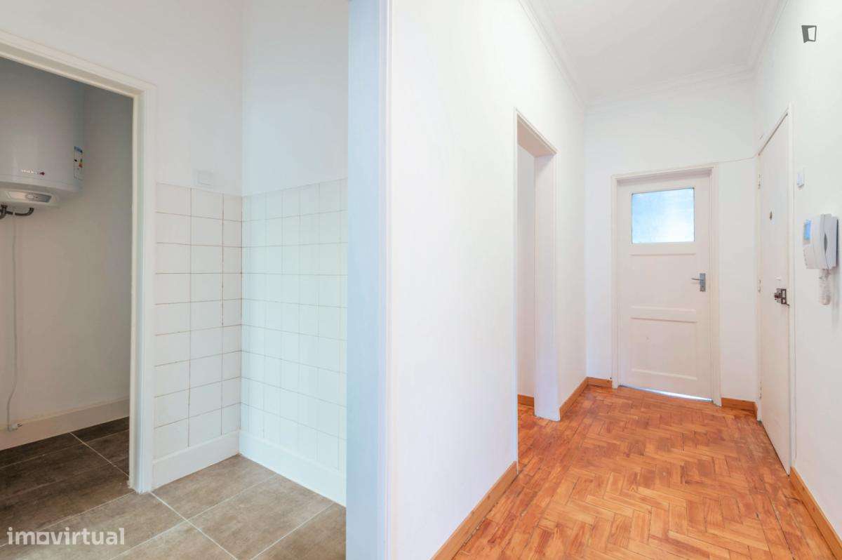 Quarto - localizado em Telheiras Lisbon - Grande imagem: 2/6