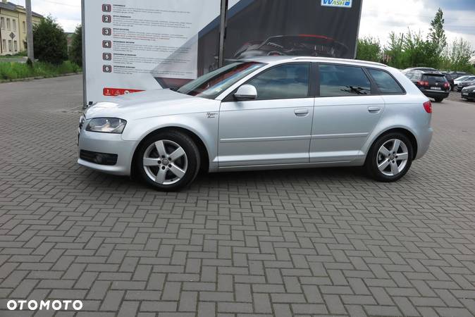 Audi A3 1.6 Sportback S line Sportpaket (plus) - 4