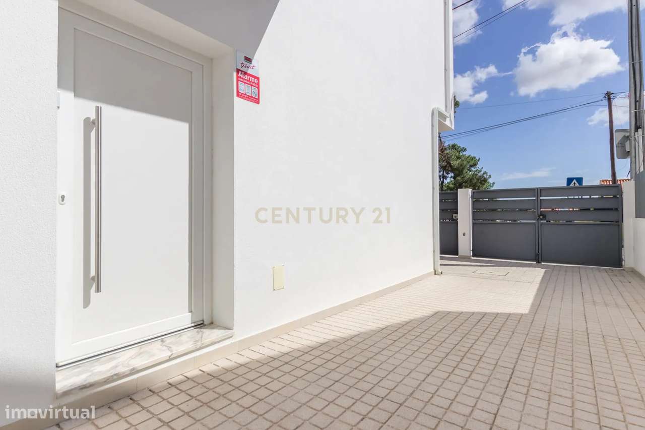 Moradia Geminada como Nova na Quinta do Conde-6