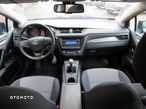 Toyota Avensis 1.6 Premium - 8