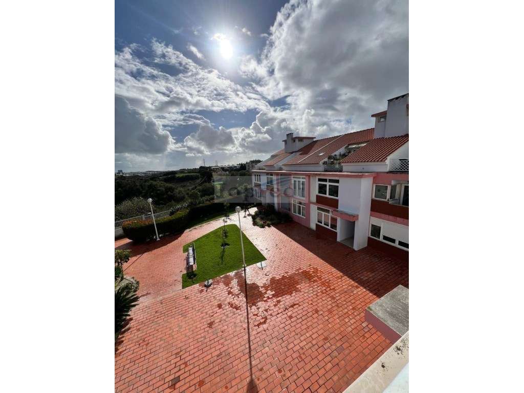 Apartamento Duplex T3+1 em Condomínio Fechado com piscina.-38