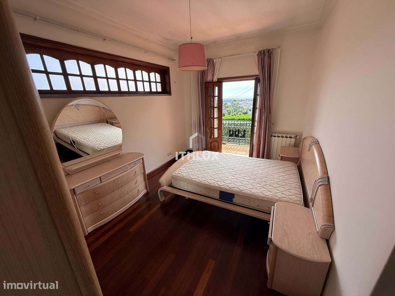 Moradia T5 com jardim espetacular em Esposende-17