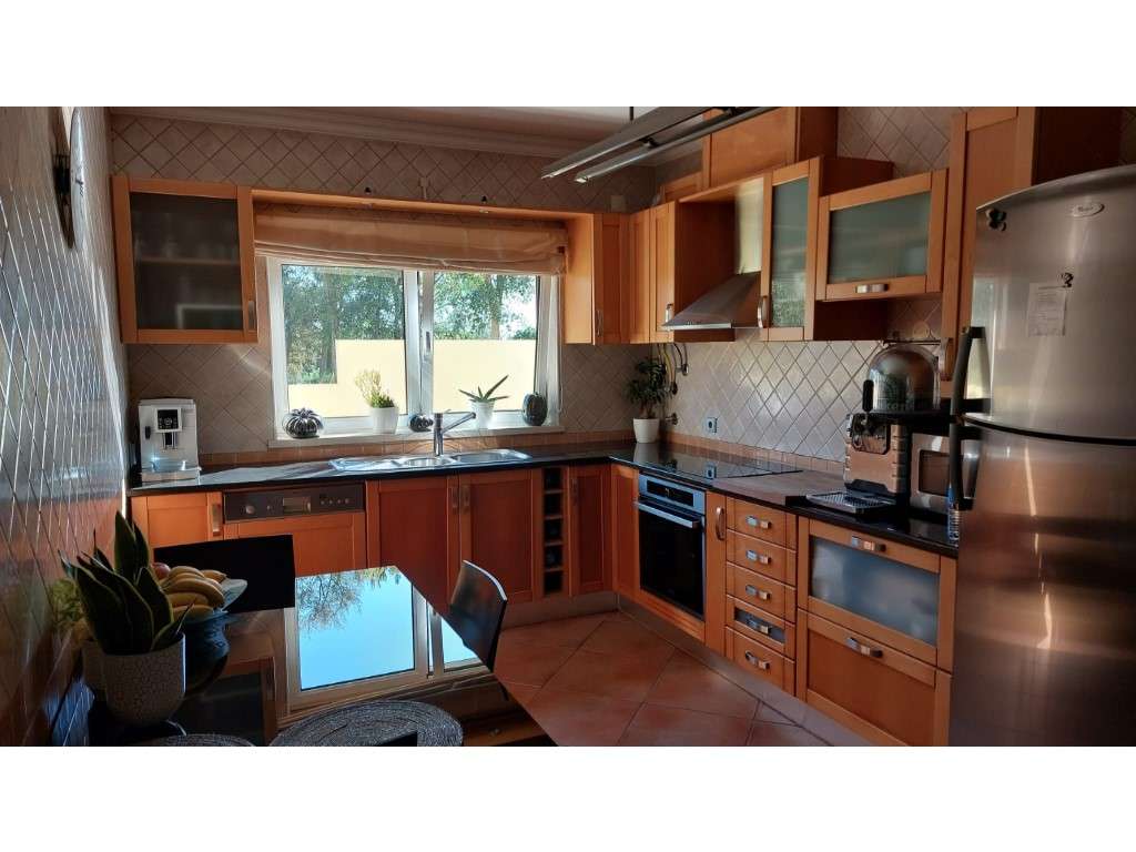 Excelente moradia individual T4 na zona calma da Ortigosa - Grande imagem: 4/32