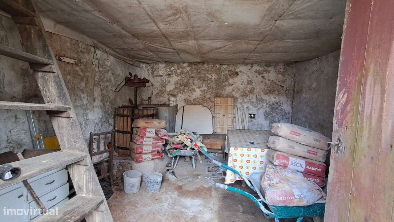 Moradia para recuperar V2 Macieira de Sarnes Oliveira de Azeméis - Grande imagem: 3/18