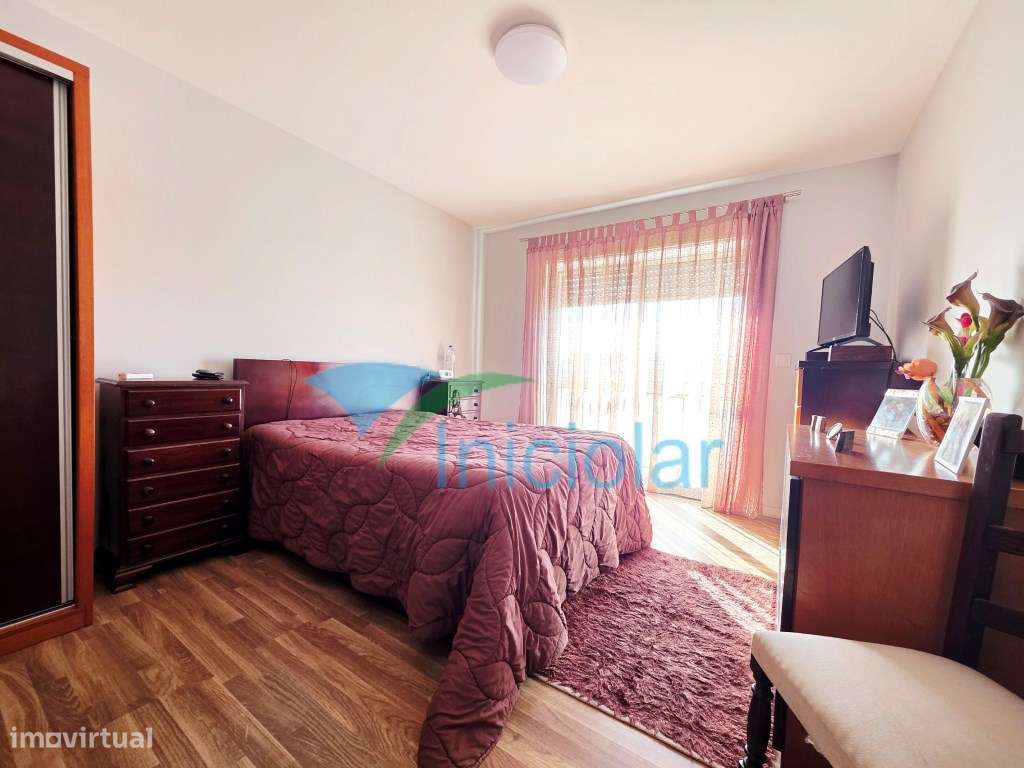 Moradia T3| 3 Frentes| Armazém| Centro de Sao Pedro da Cova-8