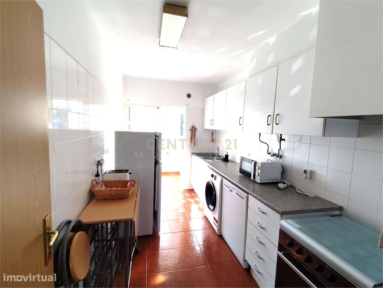 Apartamento T1 com Vista Panorâmica em Carnaxide - Grande imagem: 4/23