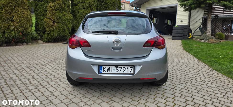 Opel Astra III 1.7 CDTI Cosmo - 17