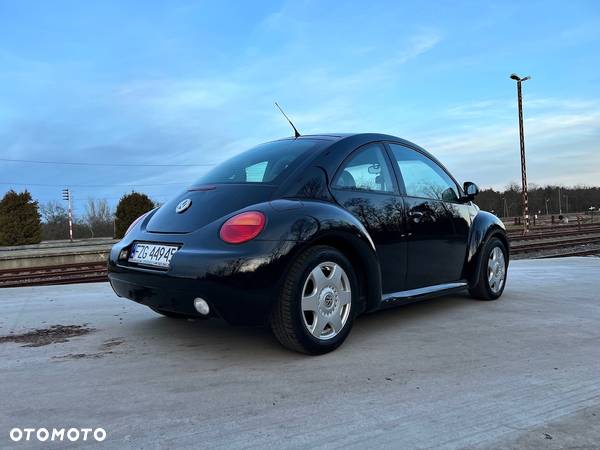 Volkswagen New Beetle - 9