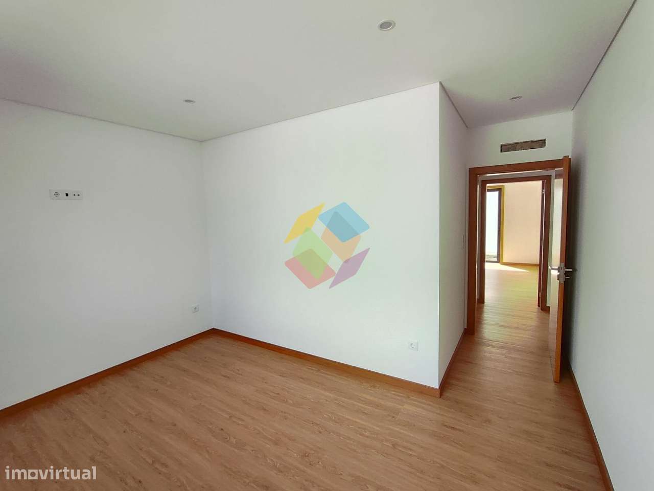 Magnífica Moradia T3 +1 em Stª. Maria da Feira-11