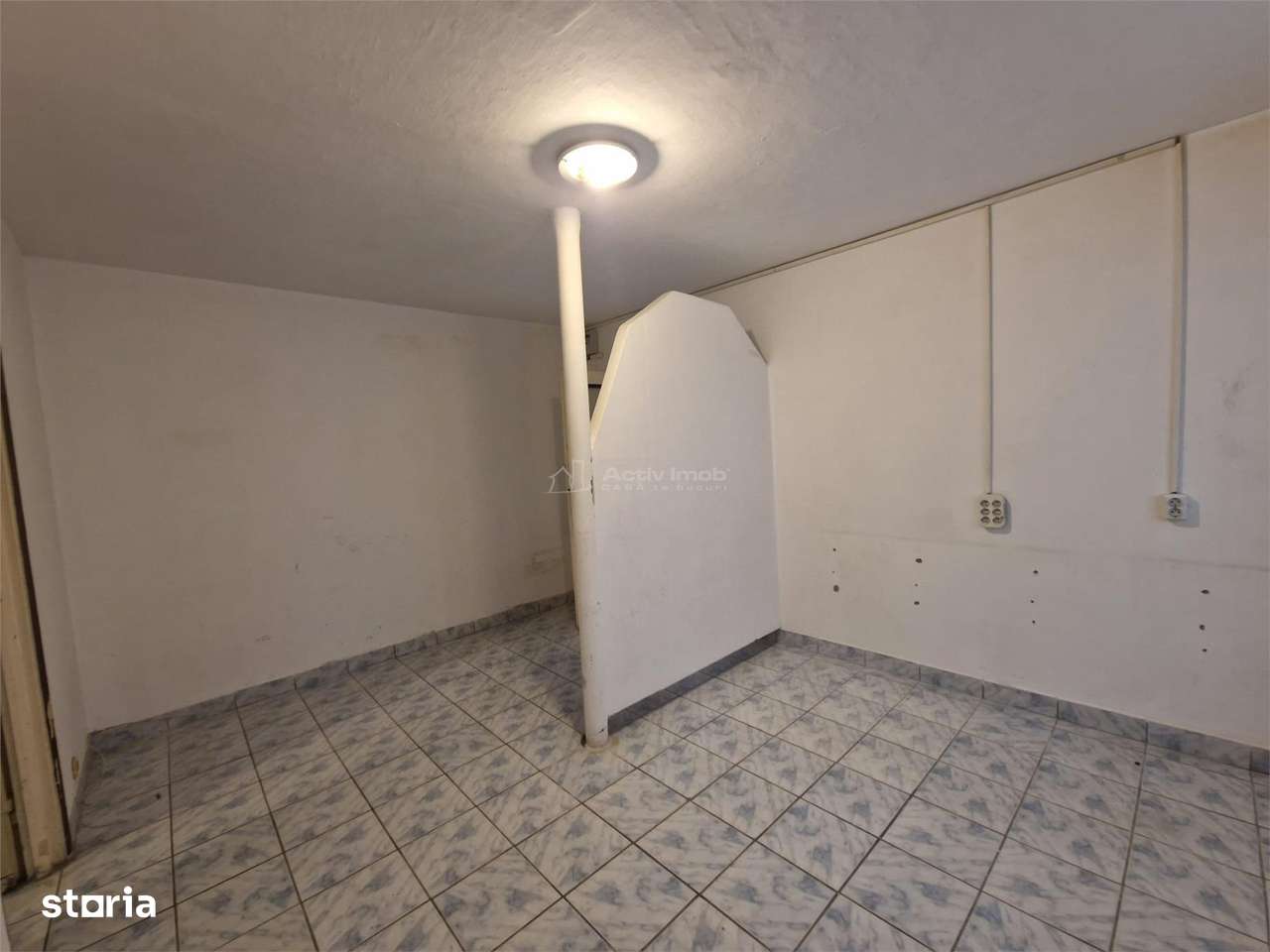 Resita Chirie Spatiu Com 57 mp Lunca, Promenada - Imagine principală: 4/10