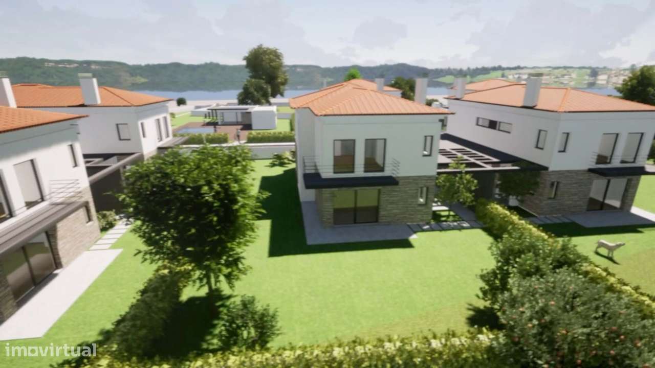 Terreno com projecto aprovado para moradias, S. João das Lampas, Sintr-17