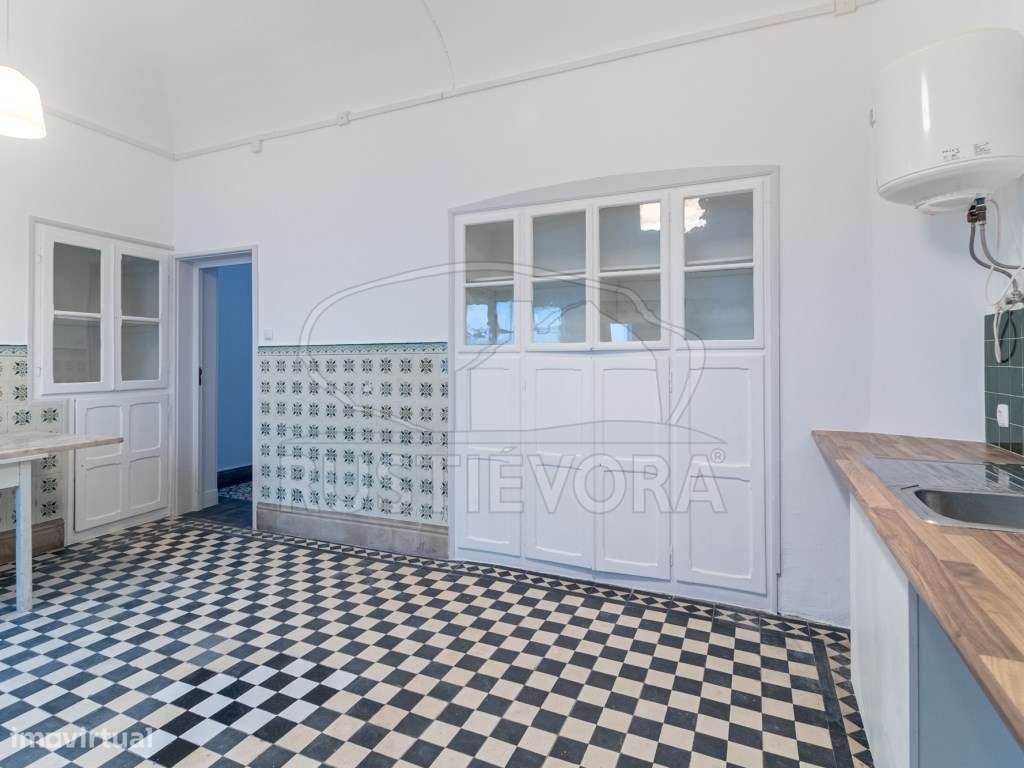 Moradia T4 + 1 com terraço no Centro Histórico de Évora | Arrendamento - Grande imagem: 5/32
