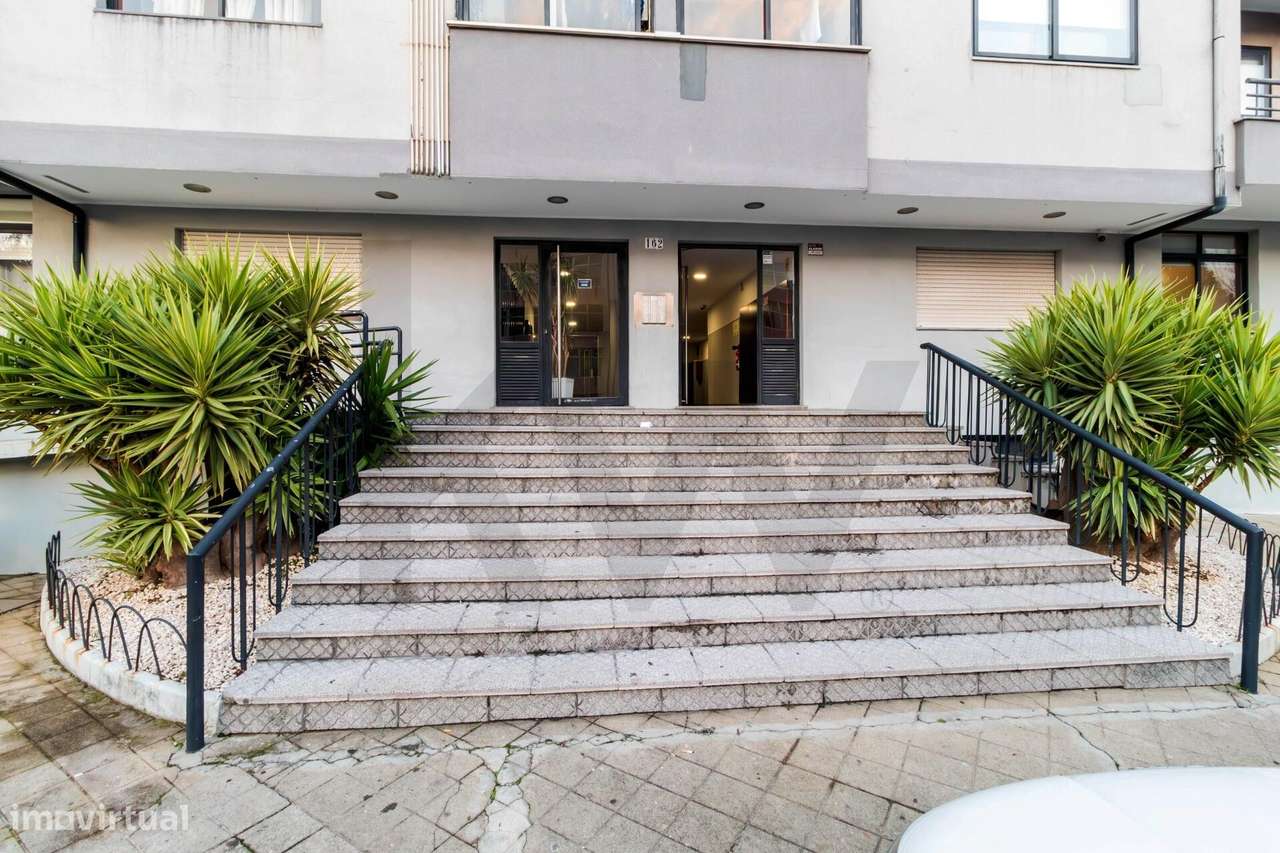 Apartamento T2 em Mafamude – Localização Privilegiada com Vistas Desaf-19