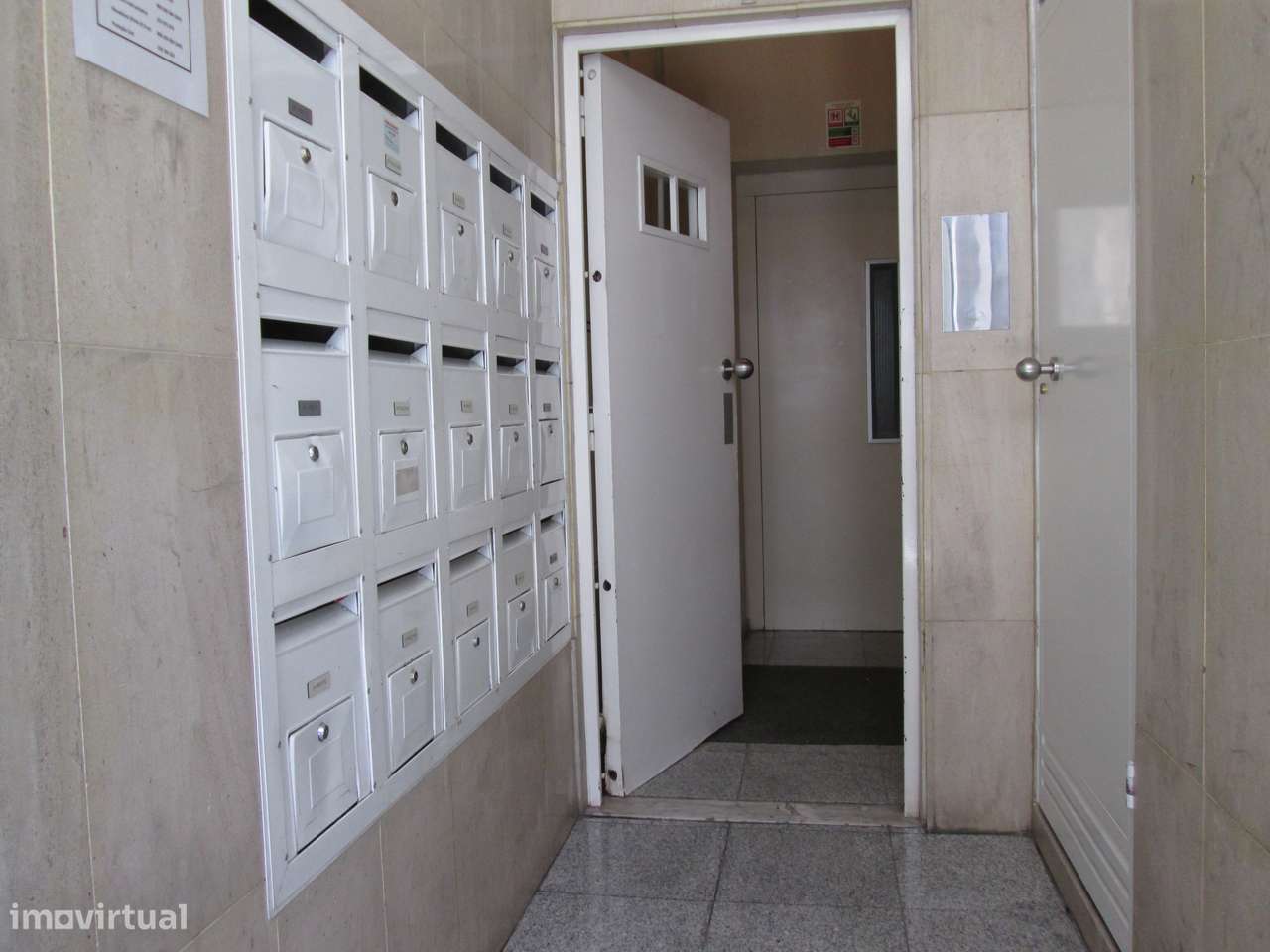 T0 Kit Porto à Ordem dos Advogados Mobilado e Equipado Metro Trindade - Grande imagem: 3/25