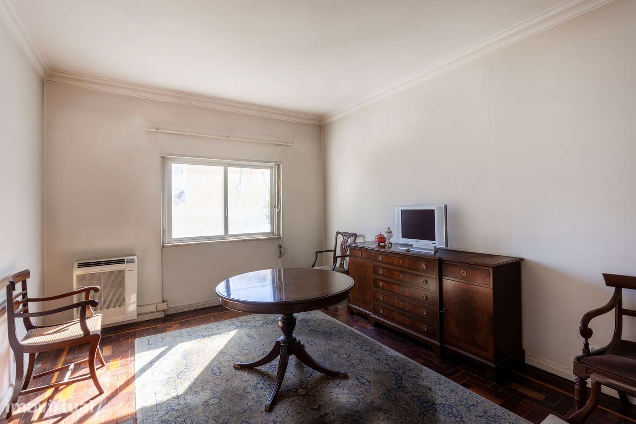 Apartamento T2 com elevador, Avenida da República, Lisboa-10