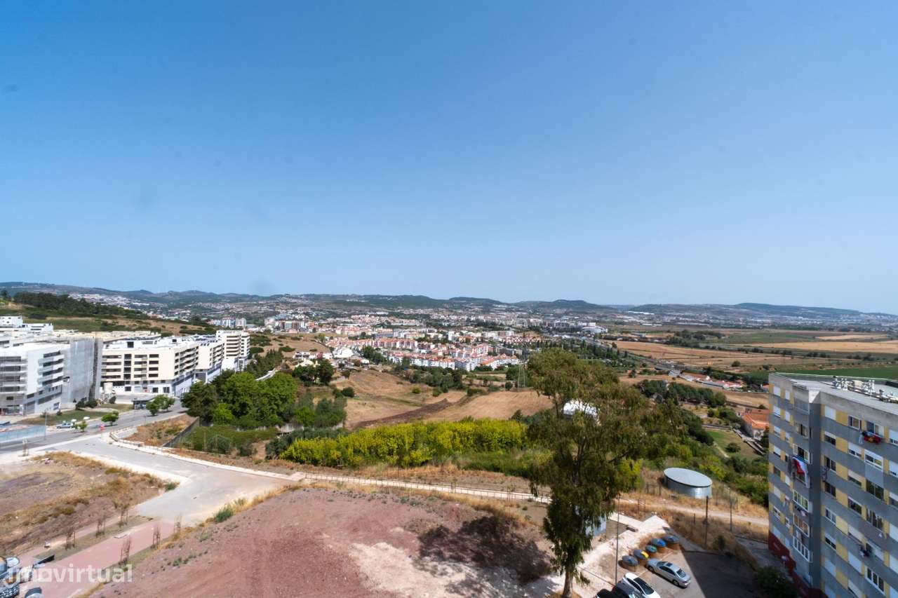 T2 com Vista Desafogada e Arrecadação | Santo António dos...-0