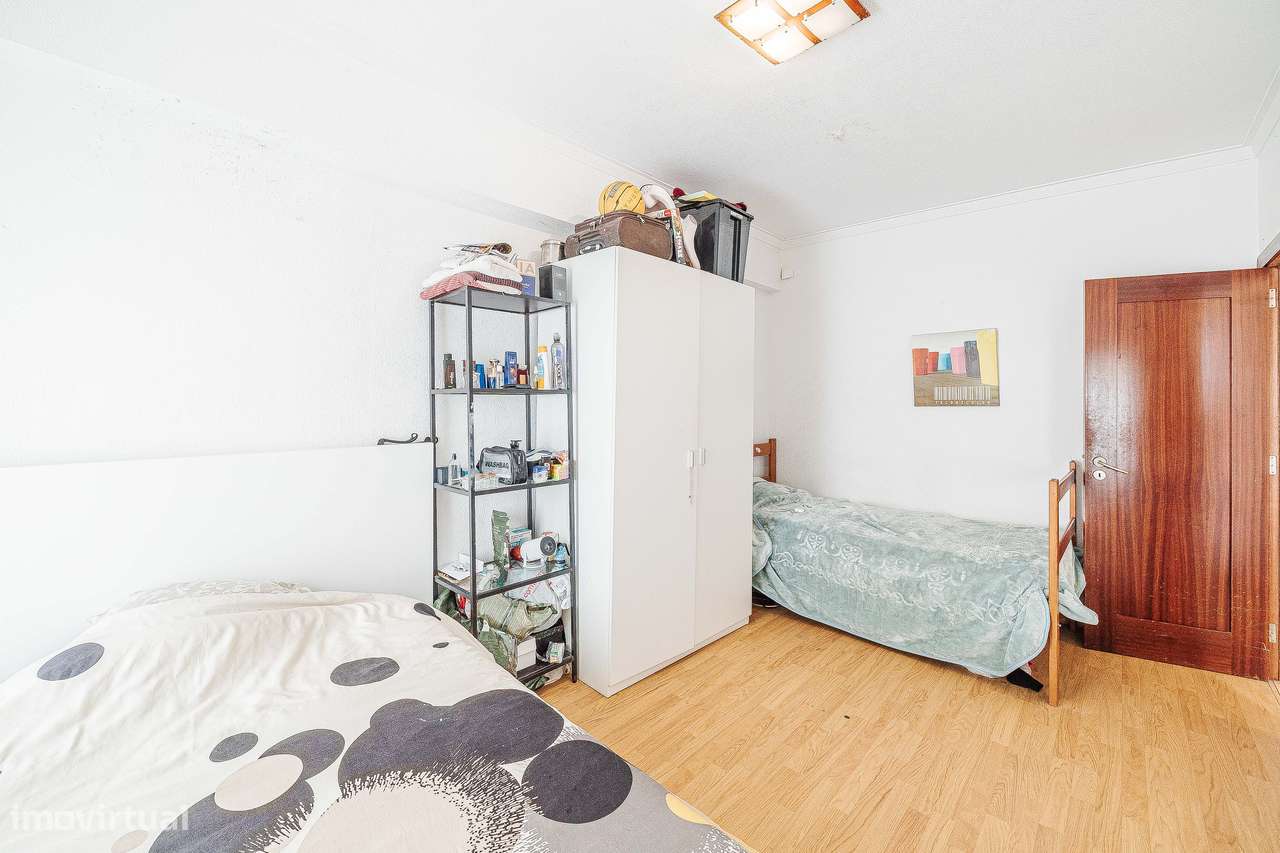 T3 em Mem Martins muito luminoso-22