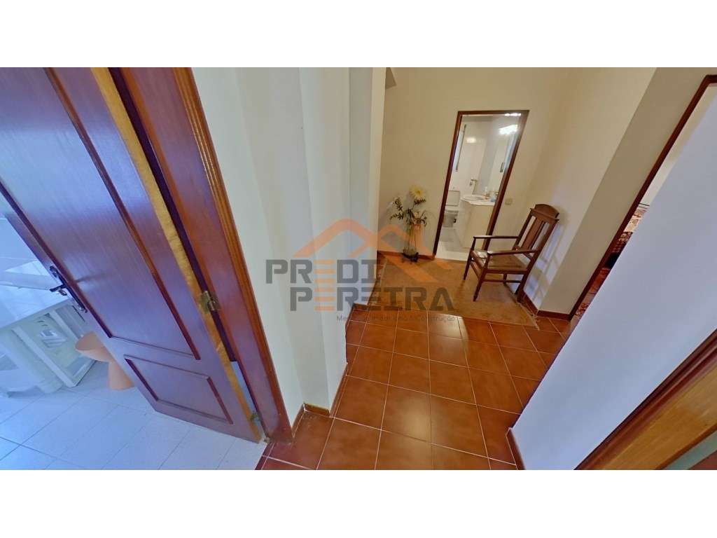 Situada em São João das Lampas, moradia T3 com terreno.-6