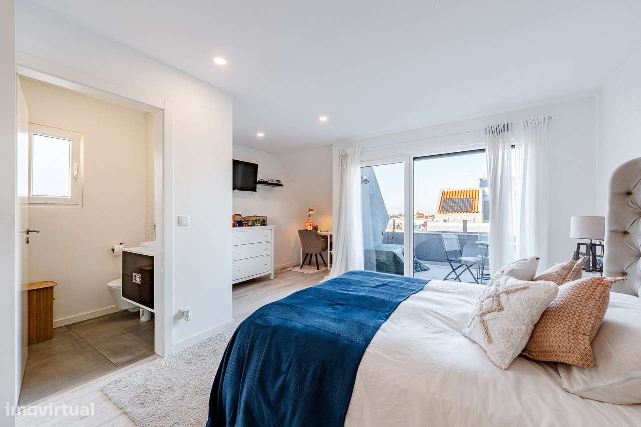 Moradia T3 com Garagem - Fernão Ferro-36