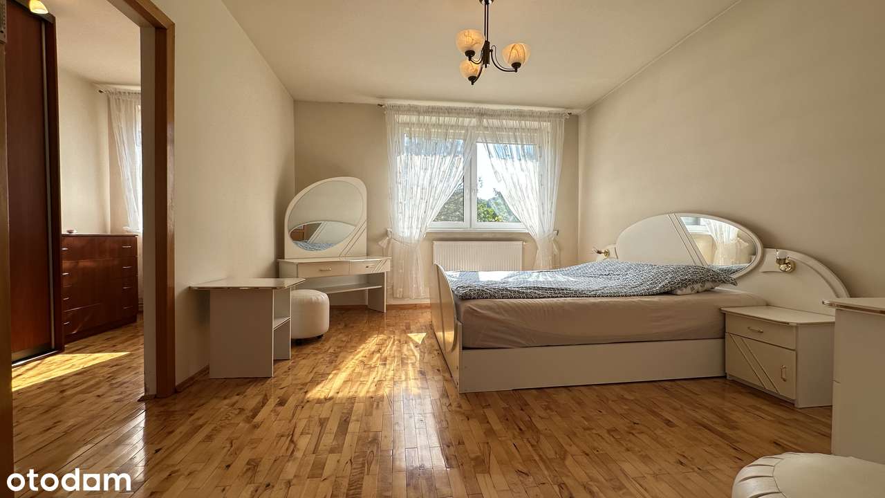 Pół bliźniaka 108 m kw z tarasem, pięknym ogrodem, piwnicą i garażem.-9