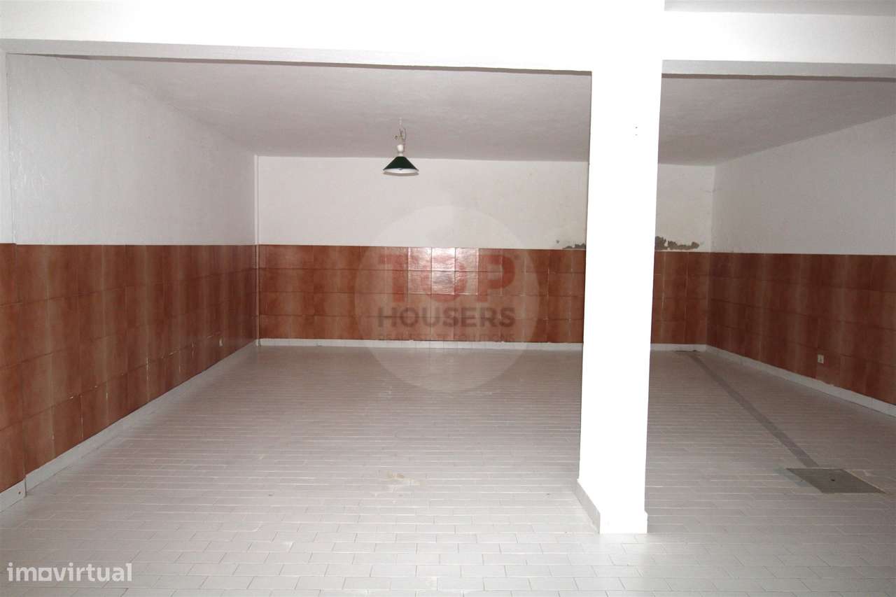 Loja Comercial com 117m² em Olhão – A 5 Minutos da Baixa-5