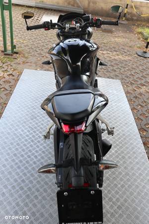 Triumph Street Triple - 9