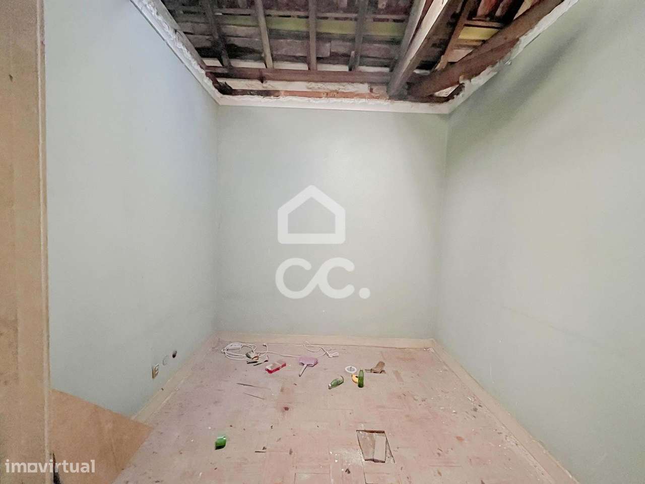 Prédio com Loja de 489 m² e 2 Apartamentos no Coração de Vila Nova de-27