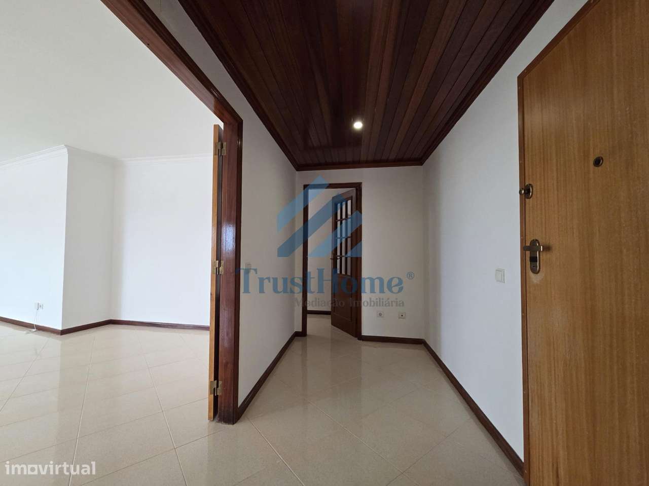 T2 em Fitares com 130m2 e garagem a 9 min. da estação-9