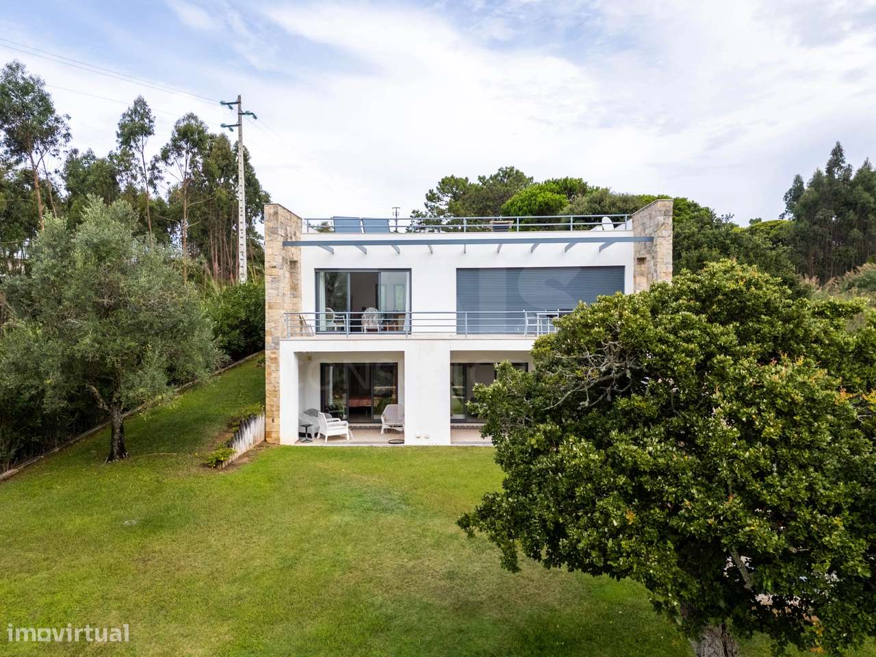 Moradia Contemporânea com Piscina e Jardim – Próxima da Lagoa de Ób... - Grande imagem: 5/50