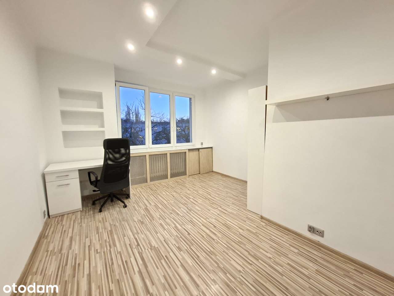 Kawalerka do wprowadzenia w okolicy Placu Hallera-0