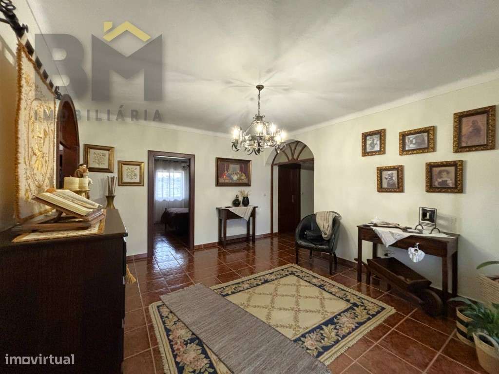 Moradia T4 com 5000m2 de terreno - Escalos de Baixo (Castelo Branco)-19