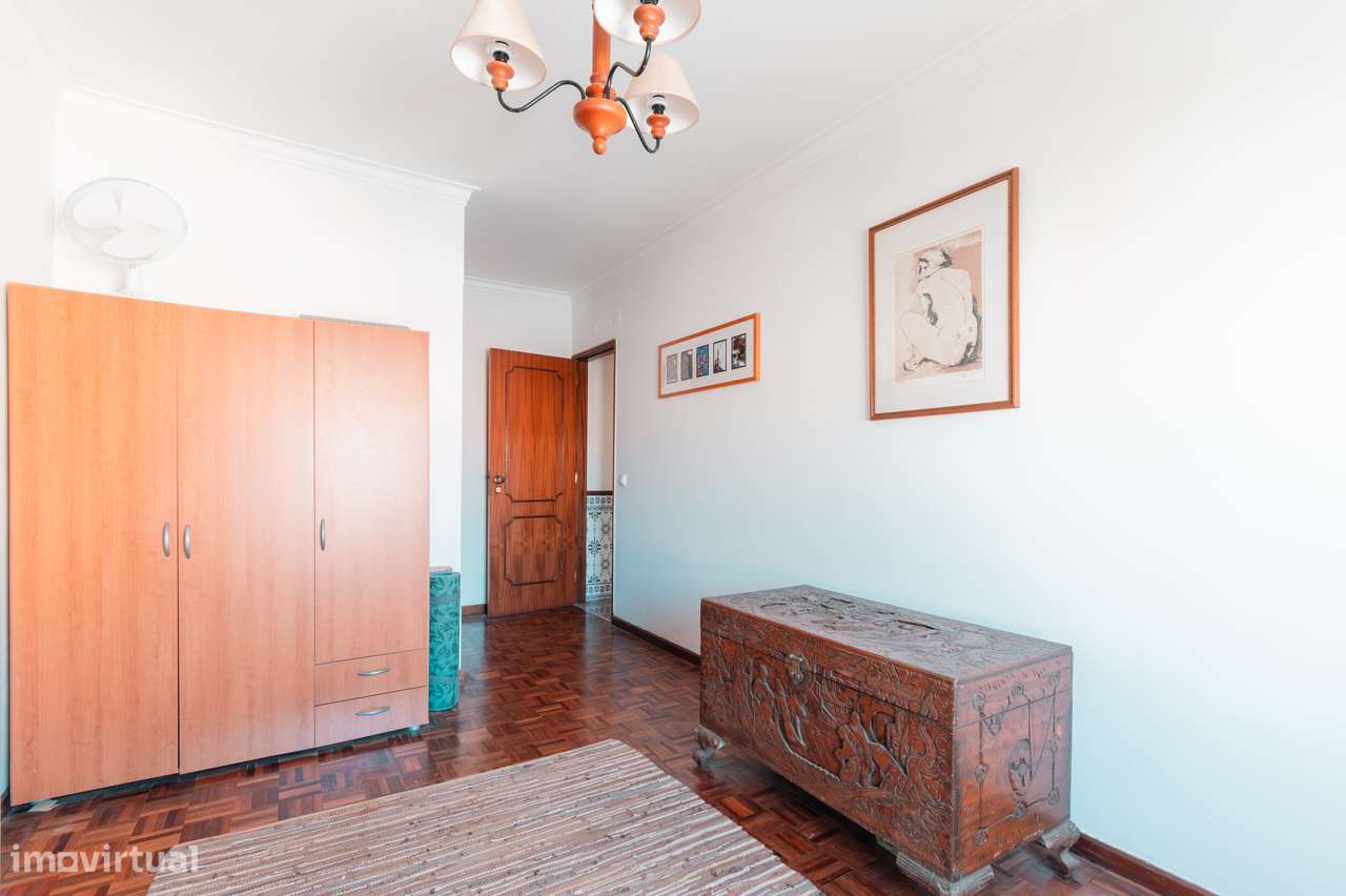 Espaçoso apartamento T3 em Mem Martins-17