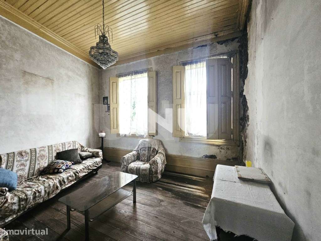 Moradia T5 - Pleno Centro Histórico de Viseu-11