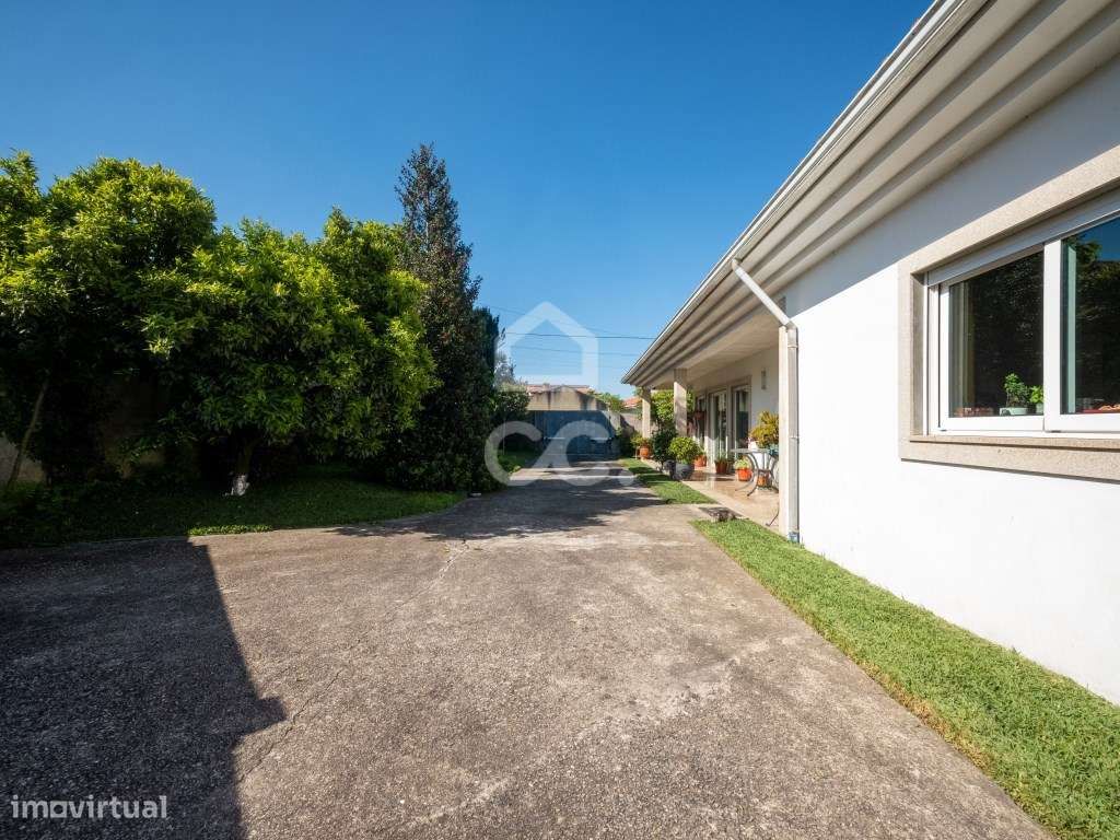 Moradia Térrea T4 em Palmeira, Santo Tirso-25