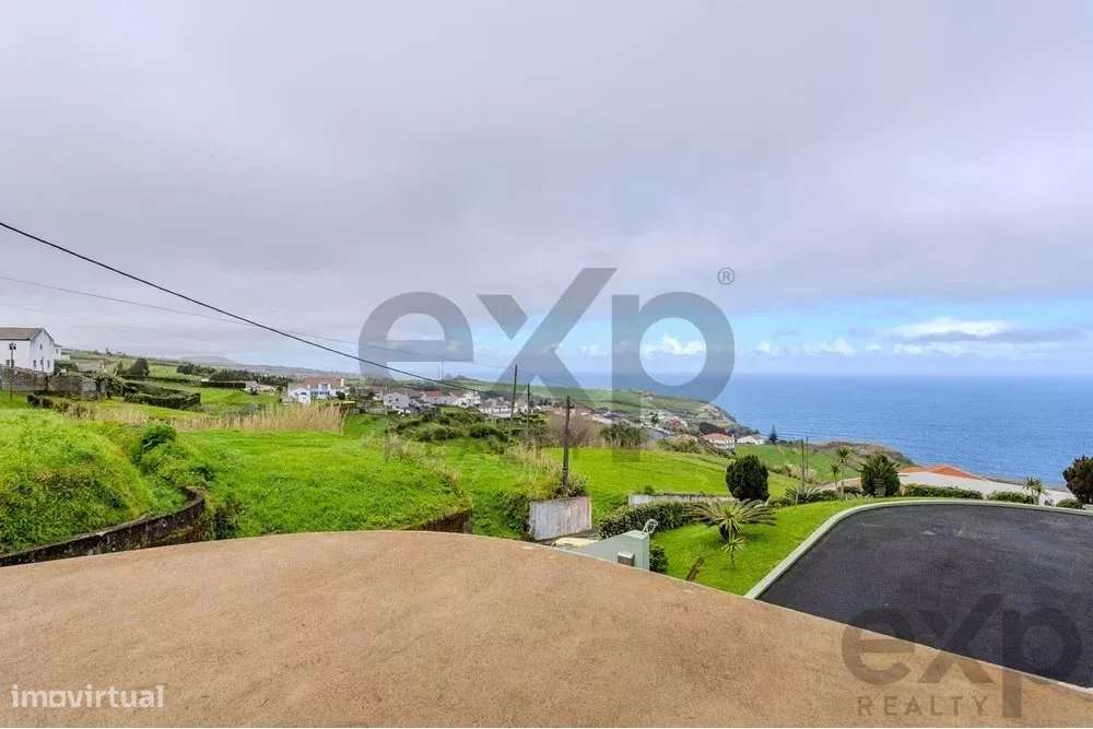 Moradia com Vista Mar em Santana, Nordeste – Desfrute do Nascer e do P - Grande imagem: 2/27