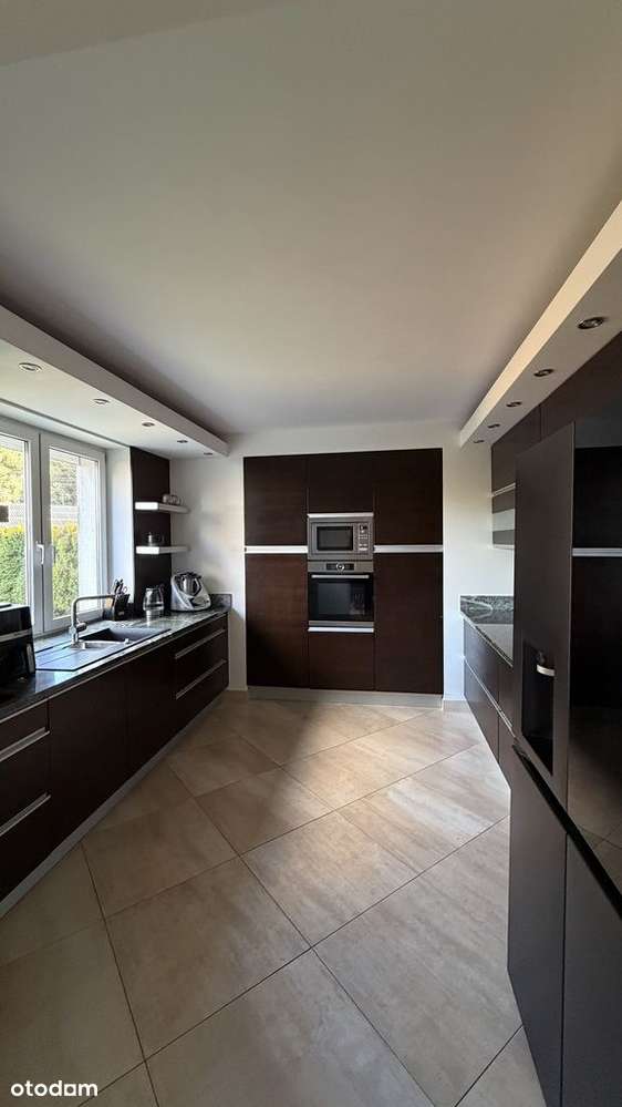 Dom i wielki garaż z mieszkaniem. Okazja!-7