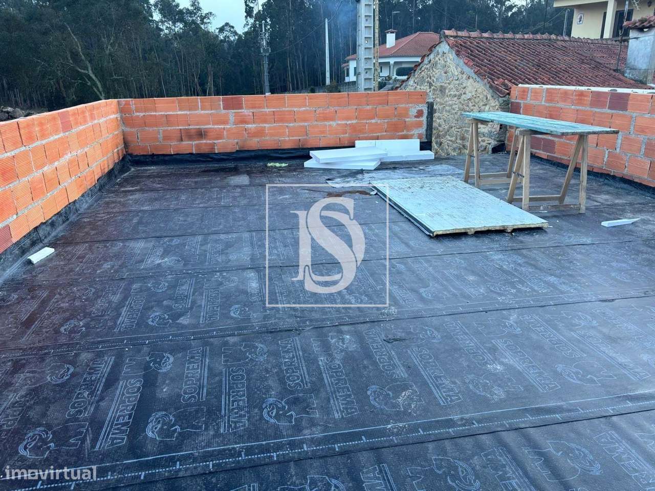 Elegância Atemporal: Moradia T3 térrea que Une o Clássico ao Moderno-24