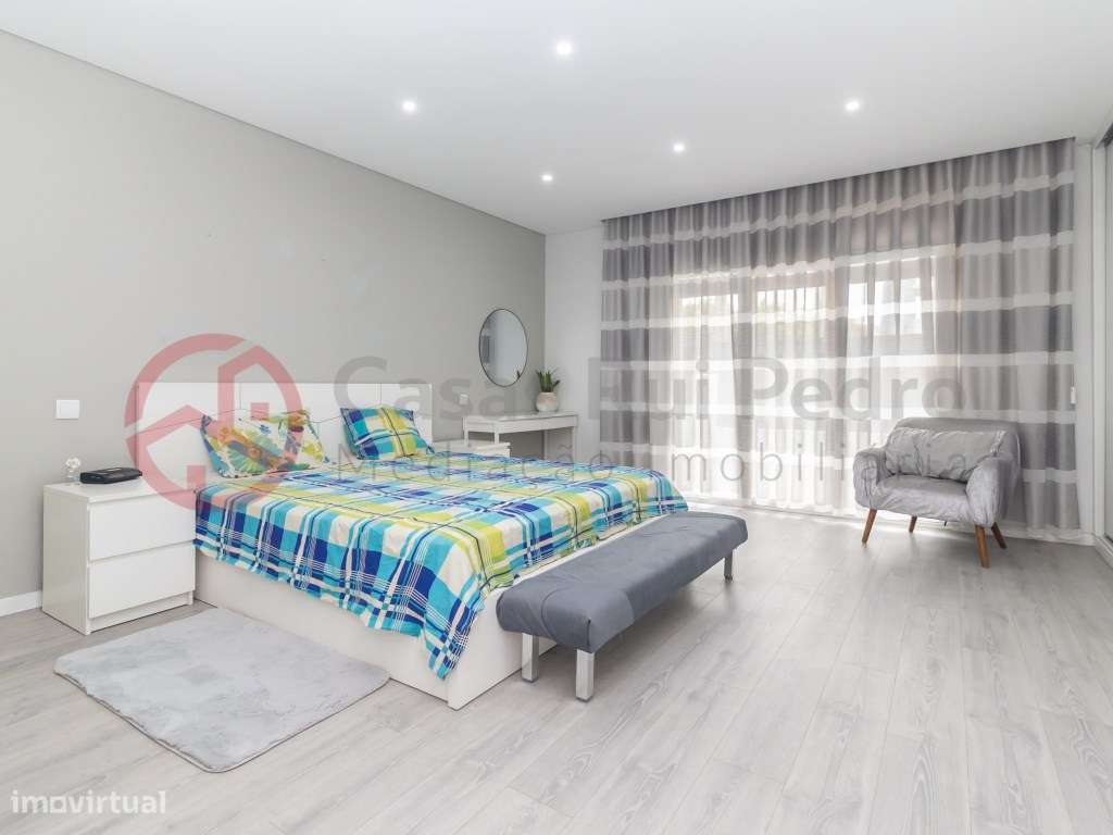 Moradia T3+2 Remodelada com garagem 740 m² de Terreno em St Antonio...-35