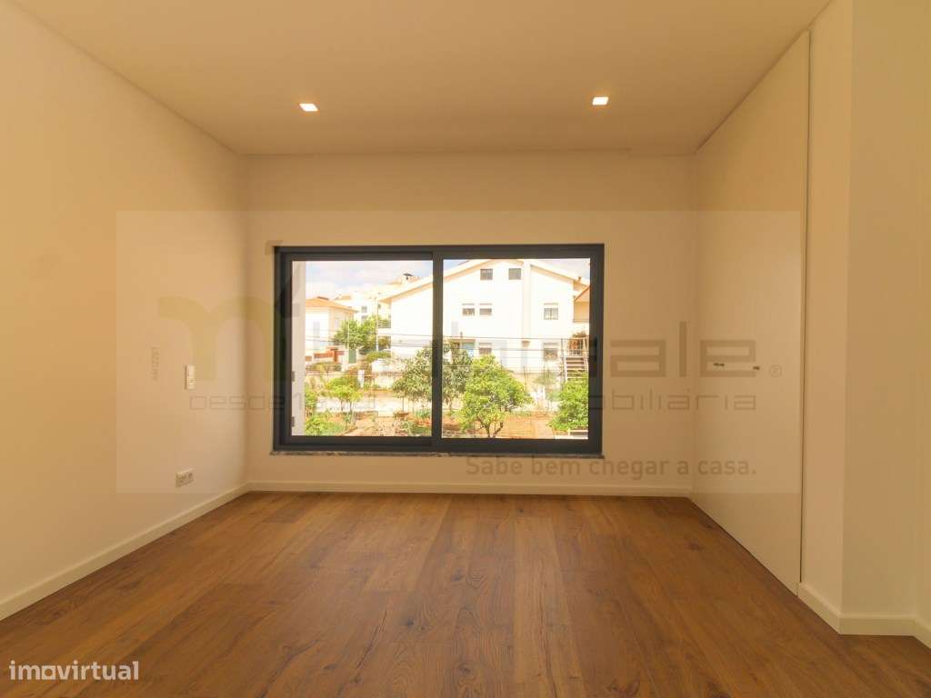 Moradia T4 em condomínio fechado em Loures, com piscina!-44