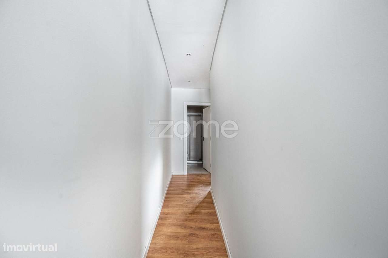 Prédio no Bonjardim com Projecto aprovado | 4 fracções - Grande imagem: 4/25