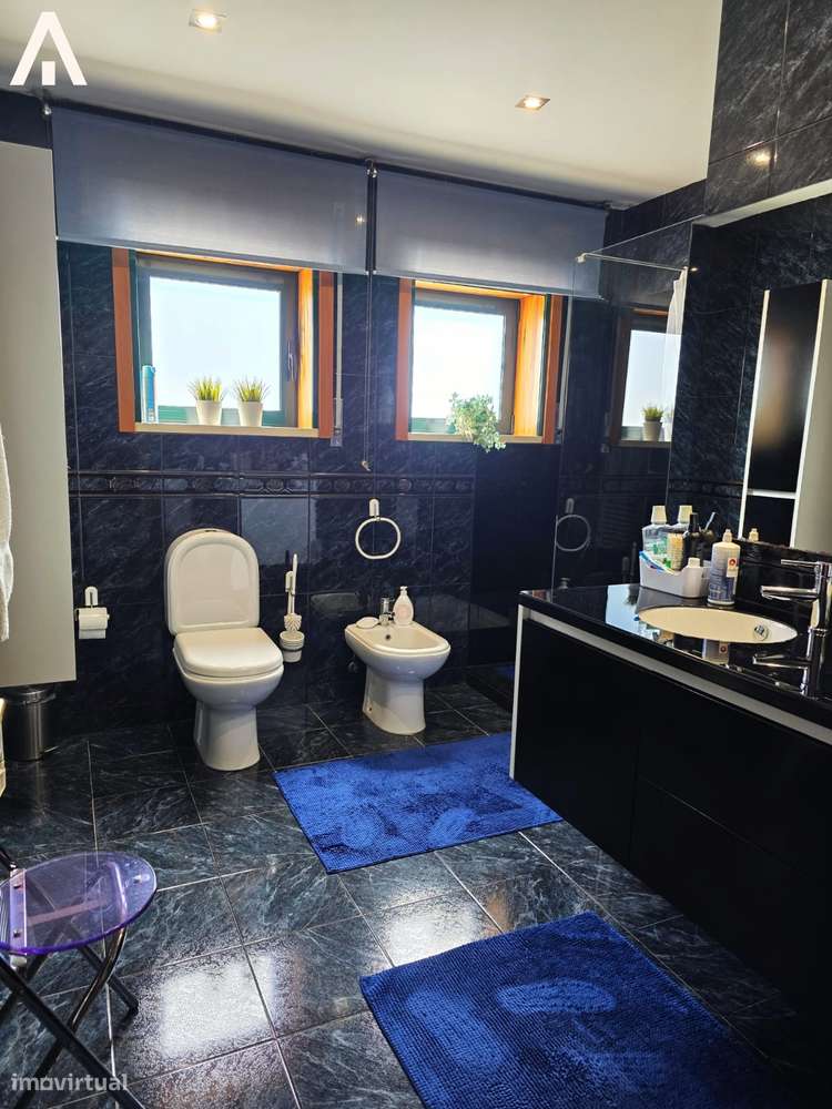 Cobertura T4 Duplex com terraços e duas garagens-14