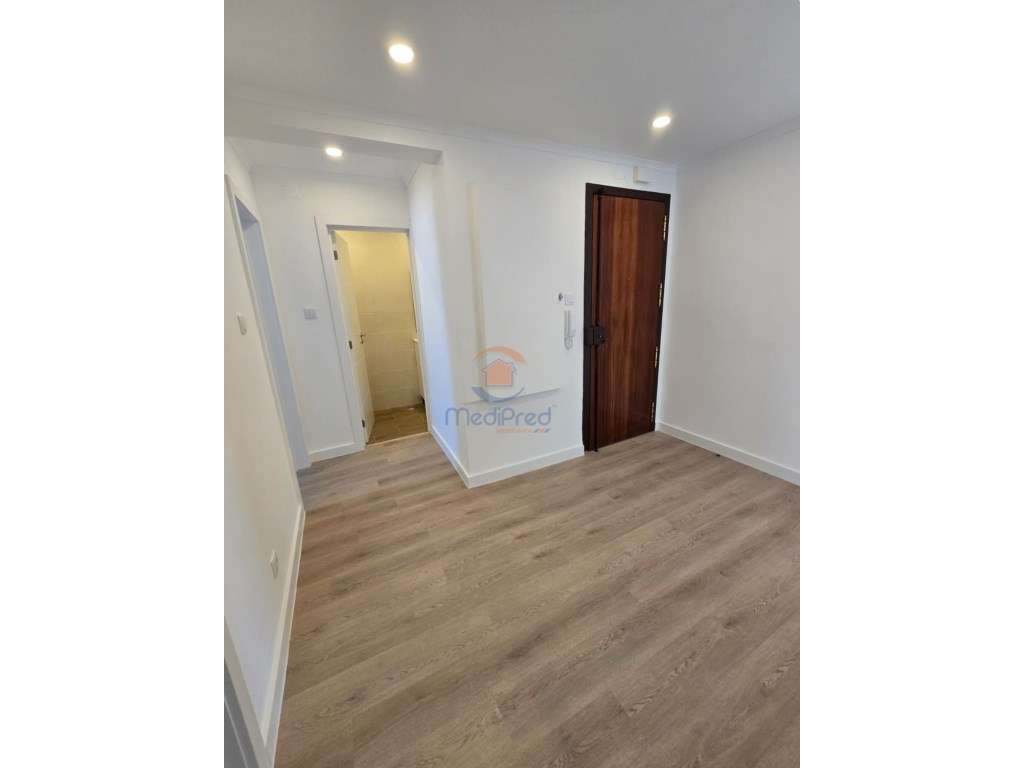 Apartamento T3 Totalmente Remodelado | Camarate, Loures - Grande imagem: 3/33