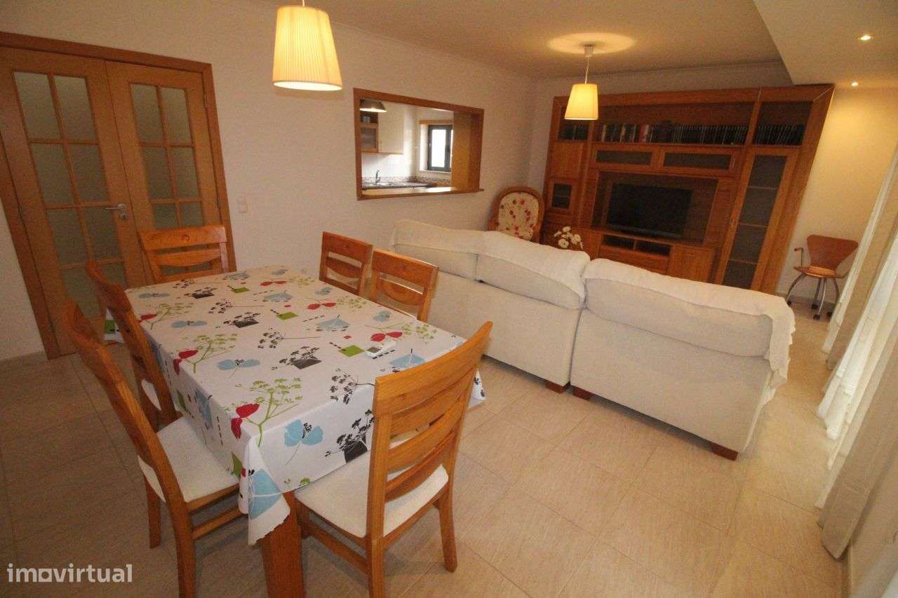 Armação de Pêra, T2 Semi-Novo com Piscina, Garagem e 2 wc´s-5