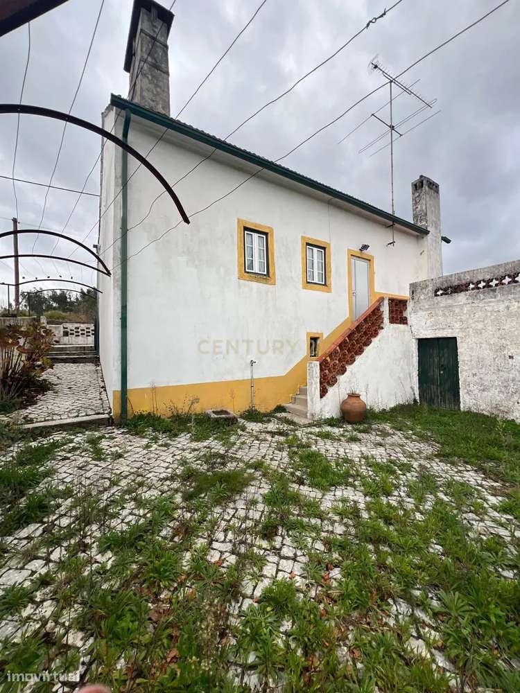 Moradia Renovada T3 com Terreno e Árvores de Fruto – Alvaiázere-1